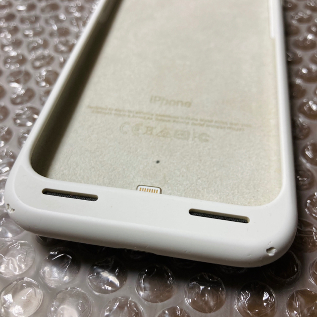Apple(アップル)の"値引き中"Apple Smart Battery Case ホワイト スマホ/家電/カメラのスマホアクセサリー(iPhoneケース)の商品写真
