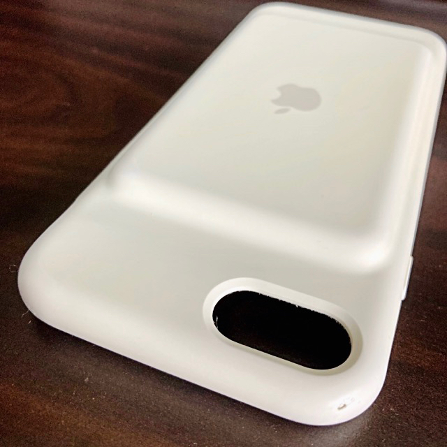 Apple(アップル)の"値引き中"Apple Smart Battery Case ホワイト スマホ/家電/カメラのスマホアクセサリー(iPhoneケース)の商品写真