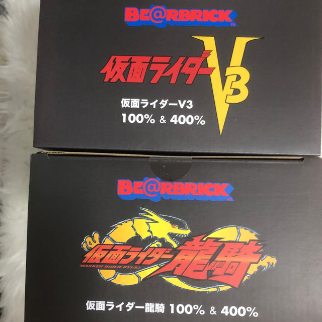 MEDICOM TOY(メディコムトイ)のBe@rbrick 仮面ライダーV3 仮面ライダー龍騎 100% & 400% エンタメ/ホビーのフィギュア(特撮)の商品写真