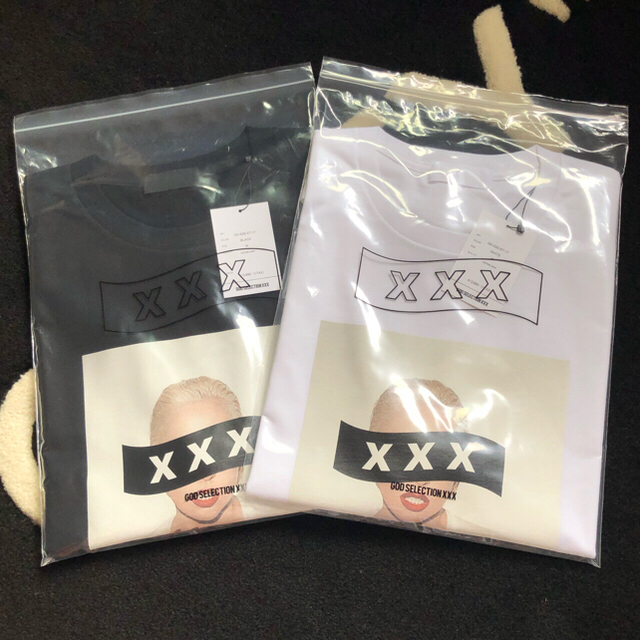 FRAGMENT(フラグメント)の21日限定価格 ゴッドセレクション ガガ Tシャツ M シュプリーム kaws メンズのトップス(Tシャツ/カットソー(半袖/袖なし))の商品写真