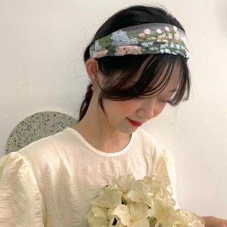 ザラ(ZARA)の刺繍　ヘアバンド　花柄　韓国　ターバン(ヘアバンド)