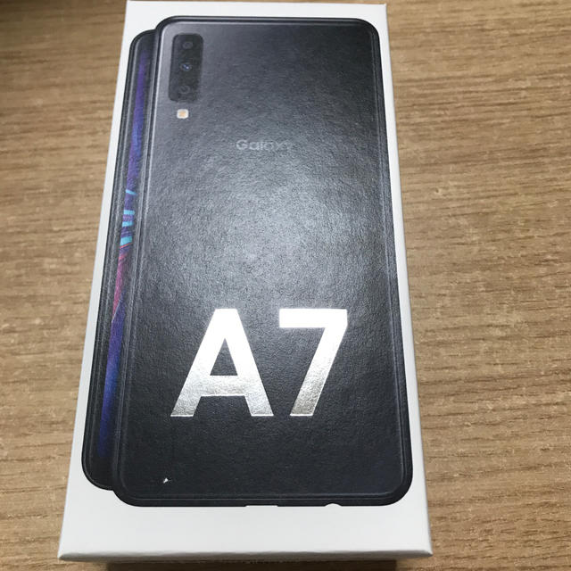 SAMSUNG(サムスン)のSAMSUNG GALAXY A7 ブラック64GB SIMフリー スマホ/家電/カメラのスマートフォン/携帯電話(スマートフォン本体)の商品写真