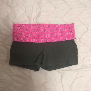 ヴィクトリアズシークレット(Victoria's Secret)の⭐️未使用⭐️PINK／ショートヨガパンツ(ショートパンツ)