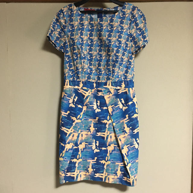 VIVIENNE TAM】新品タグ付!ブルー系 プリント 布帛 ワンピース - ひざ