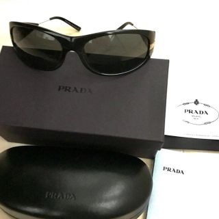 プラダ(PRADA)のプラダ　サングラス　PRADA 　ブラック　箱　ギャランティー　(サングラス/メガネ)