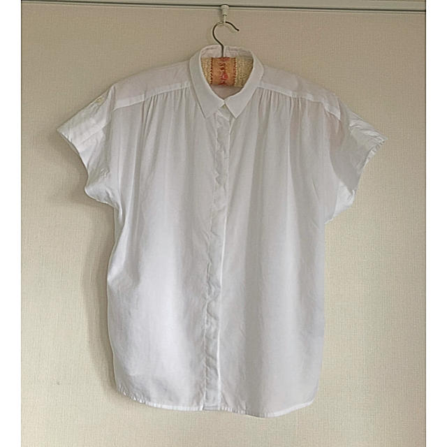 MUJI (無印良品)(ムジルシリョウヒン)の無印良品　白半袖シャツ レディースのトップス(シャツ/ブラウス(半袖/袖なし))の商品写真