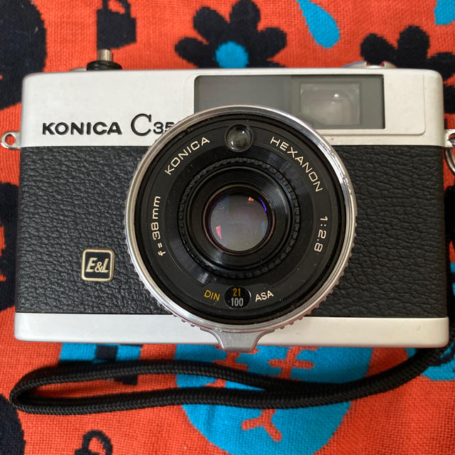 KONICA MINOLTA(コニカミノルタ)のコニカ　C35 E&L  清掃整備済 スマホ/家電/カメラのカメラ(フィルムカメラ)の商品写真