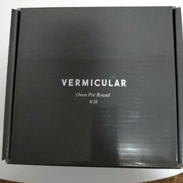 Vermicular(バーミキュラ)のバーミキュラ　オープンポットラウンド　18cm インテリア/住まい/日用品のキッチン/食器(鍋/フライパン)の商品写真