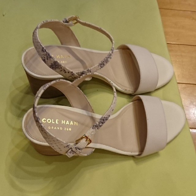 Cole Haan(コールハーン)のらん様専用【COLE HAAN】サンダル  サイズ5 1/2B レディースの靴/シューズ(サンダル)の商品写真