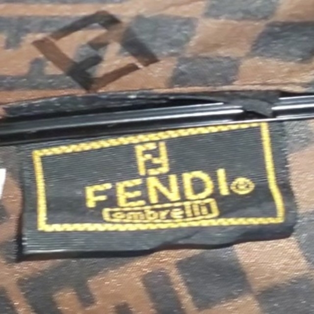 FENDI(フェンディ)のももいちご様専用です。フェンディ 大判  傘 レディースのファッション小物(傘)の商品写真