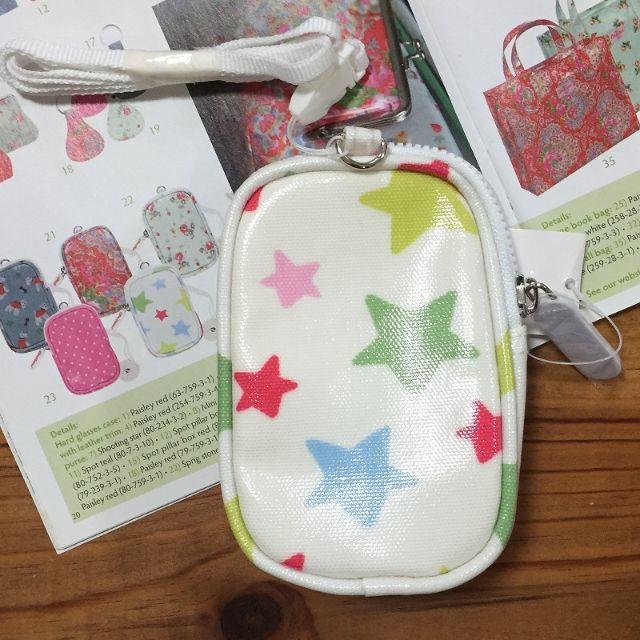 Cath Kidston(キャスキッドソン)の新品 キャスキッドソン ガジェットケース シューティングスターホワイト レディースのファッション小物(ポーチ)の商品写真