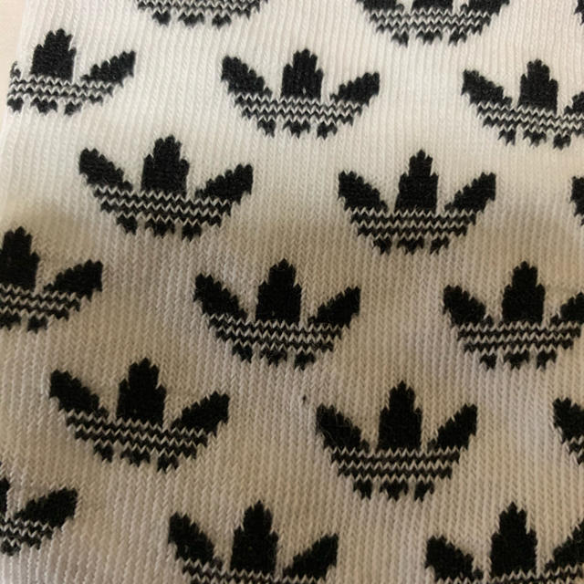 adidas(アディダス)の⭐︎やや⭐︎様専用　アディダス オリジナル　新品　ソックス　白黒 レディースのレッグウェア(ソックス)の商品写真