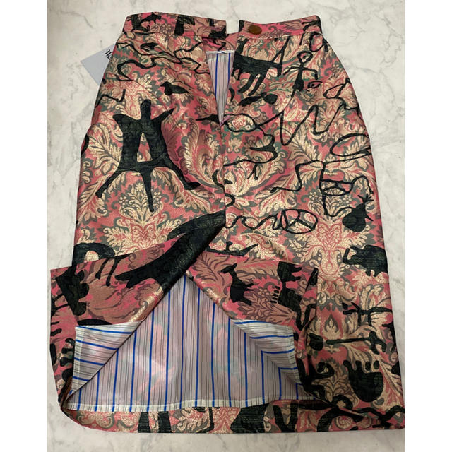 Vivienne Westwood(ヴィヴィアンウエストウッド)のヴィヴィアン　ウエストウッド　新品タイトスカート レディースのスカート(ひざ丈スカート)の商品写真