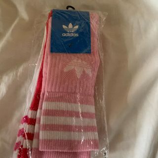 アディダス(adidas)の新品　アディダス オリジナル　ソックス　クルー丈　ピンク(ソックス)