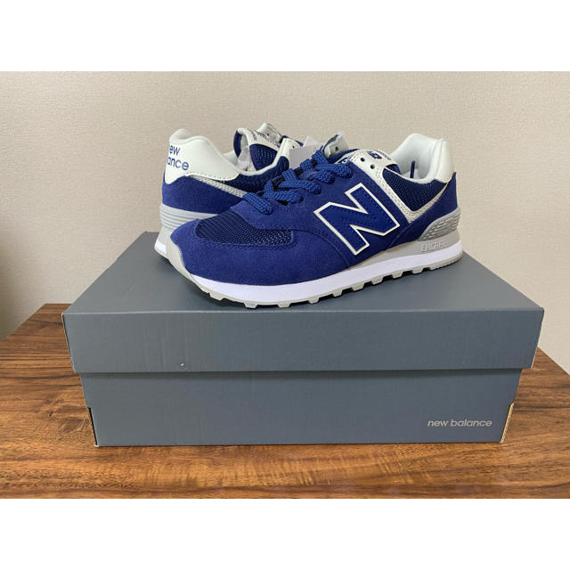 New Balance(ニューバランス)の値下げ　即日発送　美品タグ付き！ニューバランス　574 スエード　ブルー　デニム レディースの靴/シューズ(スニーカー)の商品写真