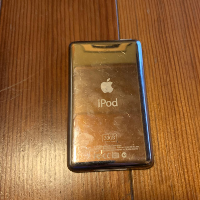 Apple(アップル)のiPod A1136 黒 スマホ/家電/カメラのオーディオ機器(ポータブルプレーヤー)の商品写真