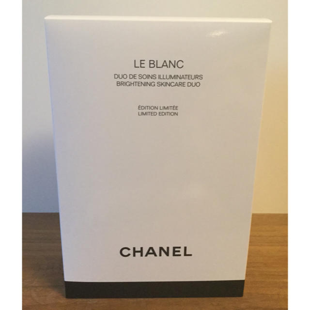 CHANEL(シャネル)のCHANEL コスメポーチ  シャネル レディースのバッグ(クラッチバッグ)の商品写真