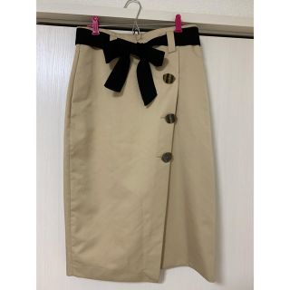 ザラ(ZARA)のZARA ひざ丈スカート　ベージュ(ひざ丈スカート)