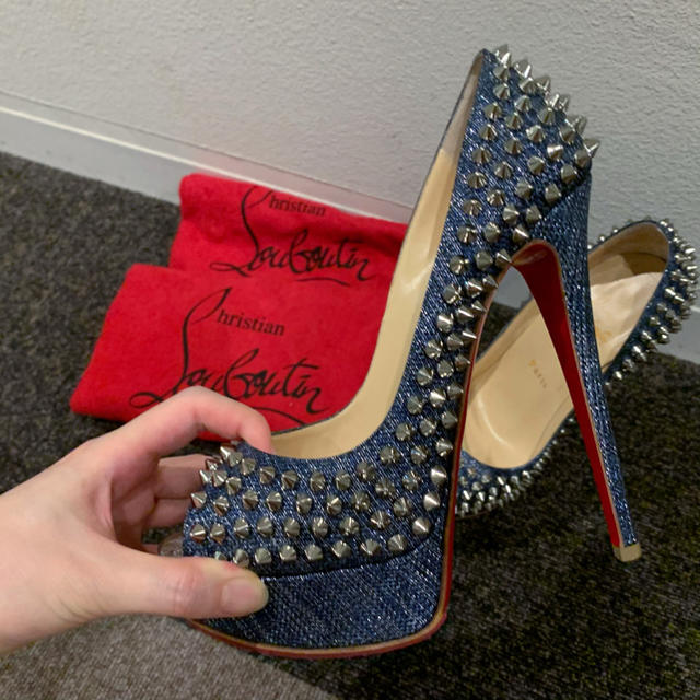 パンプスルブタン christian louboutin スタッズ