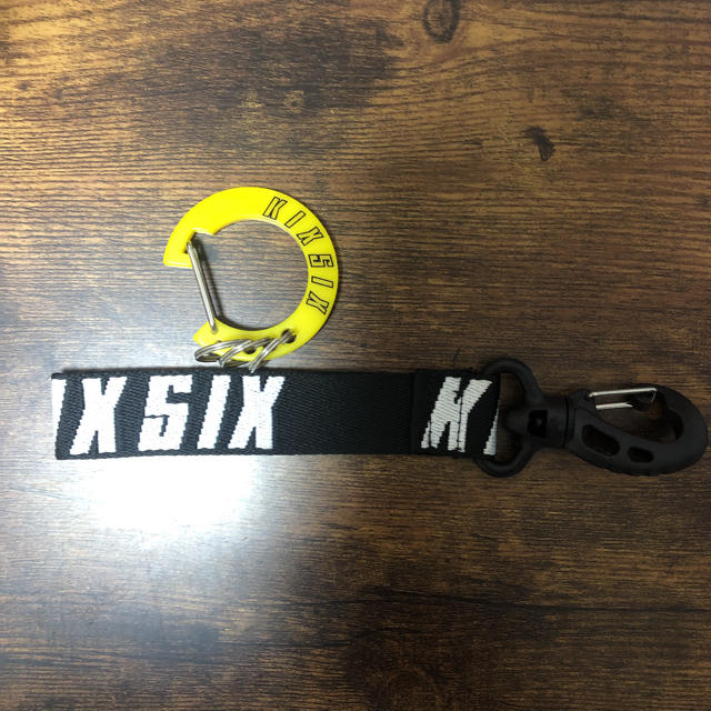 NIKE(ナイキ)のkixsix ロゴパターン キーホルダー カラビナ　セット メンズのファッション小物(キーホルダー)の商品写真