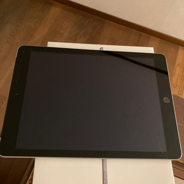 タブレットiPad Air 2  Gray