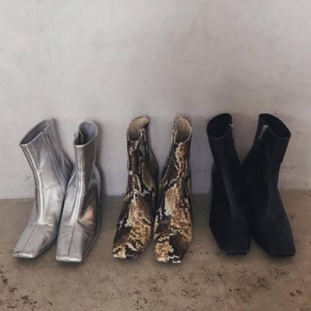 Ameri VINTAGE(アメリヴィンテージ)のAMERI VINTAGE SQUARE HELPFUL BOOTS レディースの靴/シューズ(ブーツ)の商品写真