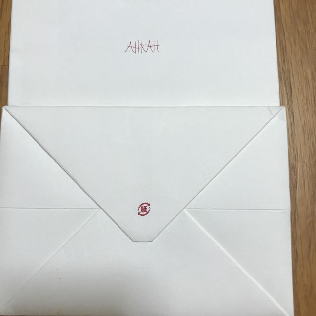 AHKAH(アーカー)のアーカー✨紙袋✨ レディースのバッグ(ショップ袋)の商品写真