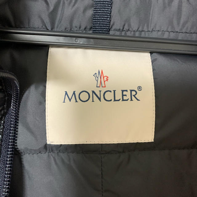 MONCLER ダウンジャケット 3