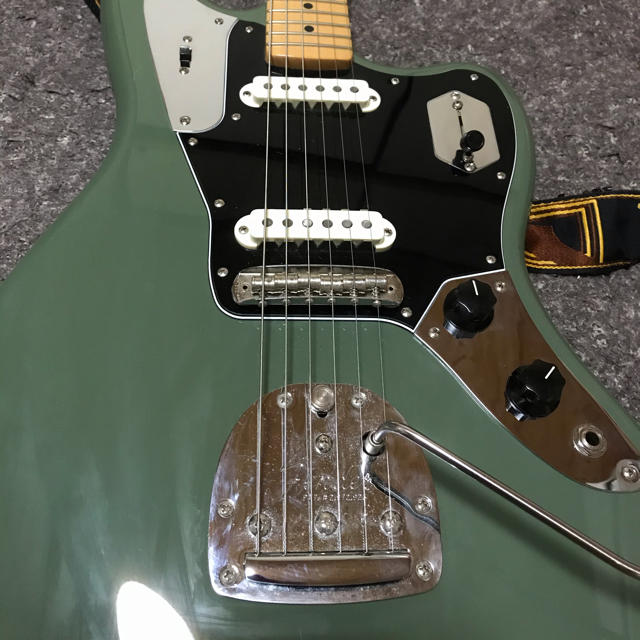 Fender(フェンダー)のfender american professional jaguar 楽器のギター(エレキギター)の商品写真