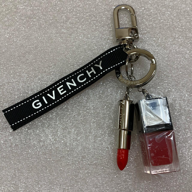 GIVENCHY - 未使用!!ジバンシィ キーホルダーの通販 by Fumiee's