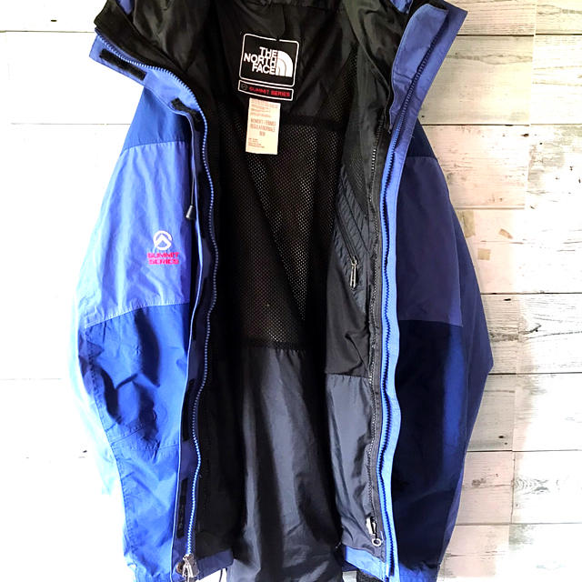 THE NORTH FACE(ザノースフェイス)のくまぴ様専用ノースフェイスサミットシリーズマウンテンパーカー レディースのジャケット/アウター(ブルゾン)の商品写真