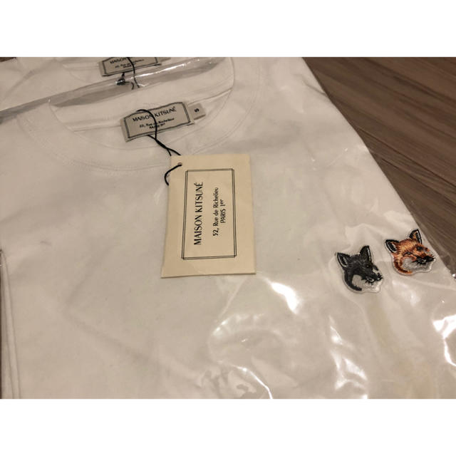 MAISON KITSUNE'(メゾンキツネ)のメゾンキツネ　tシャツ メンズのトップス(Tシャツ/カットソー(半袖/袖なし))の商品写真