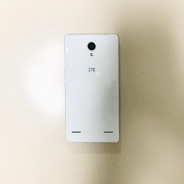 ANDROID(アンドロイド)のzte blade e02 白 スマホ/家電/カメラのスマートフォン/携帯電話(スマートフォン本体)の商品写真