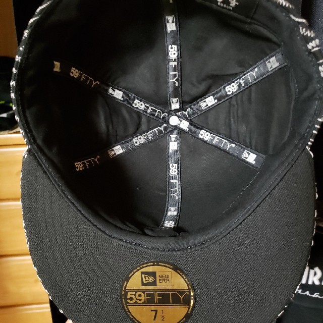 Supreme(シュプリーム)のSupreme NEWERA メンズの帽子(キャップ)の商品写真