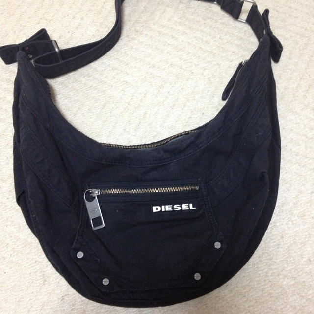 DIESEL(ディーゼル)のDIESEL♡バッグ レディースのバッグ(ショルダーバッグ)の商品写真