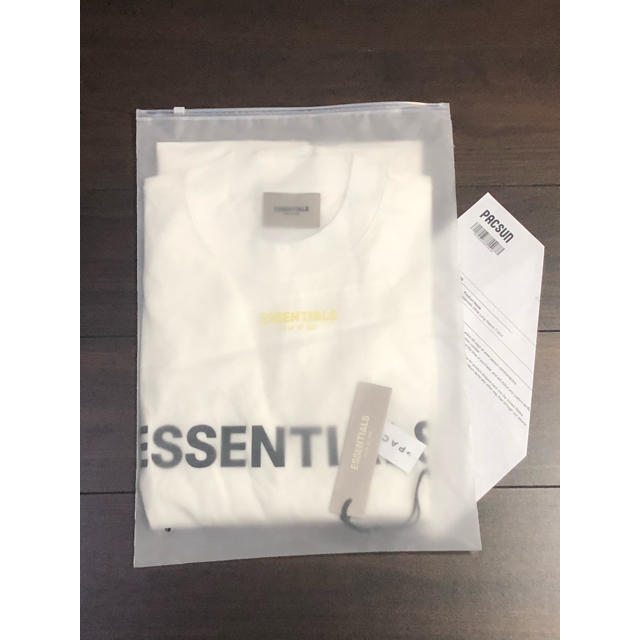 FEAR OF GOD(フィアオブゴッド)のFOG Essentials エッセンシャルズ ロンＴ　ホワイト M メンズのトップス(Tシャツ/カットソー(七分/長袖))の商品写真