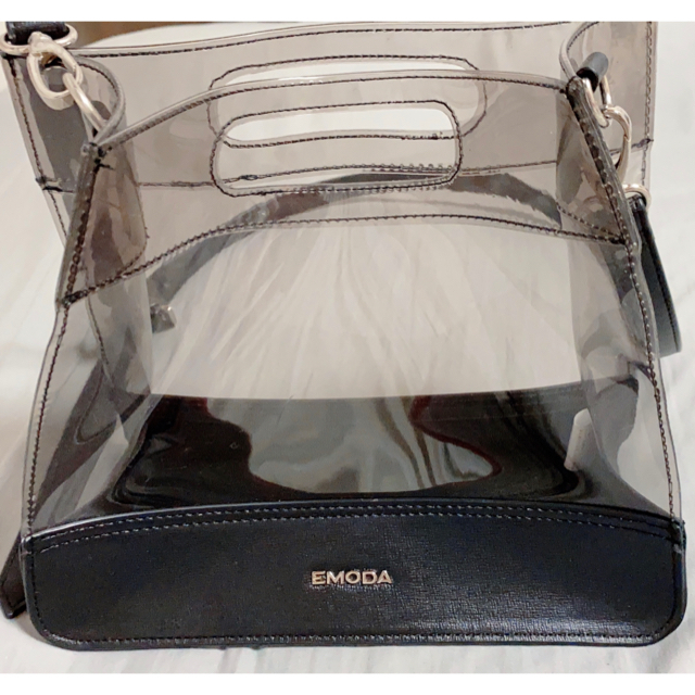 EMODA(エモダ)のEMODA PVCスクエアショルダー レディースのバッグ(ショルダーバッグ)の商品写真