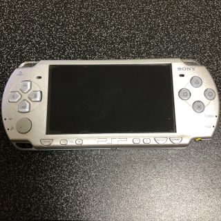 プレイステーションポータブル(PlayStation Portable)の3150様専用　PSP本体 ソフト3つ付き(携帯用ゲーム機本体)