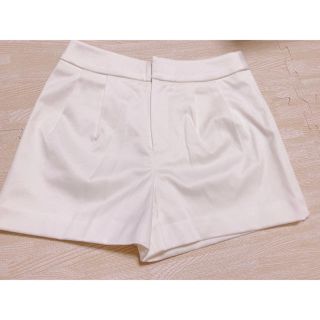 レディー(Rady)のrady バレンシアサテンショートパンツ　ホワイト　XS(ショートパンツ)