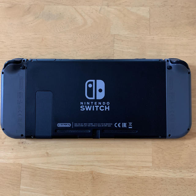 Nintendo Switch JOY-CON グレー 本体 エンタメ/ホビーのゲームソフト/ゲーム機本体(家庭用ゲーム機本体)の商品写真