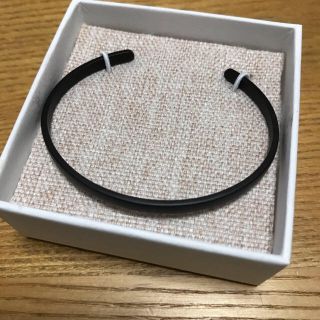 プラヴィダ(Pura Vida)のジゼル様専用　PURA VIDA カフ　バングル　ブラック（未使用新品）(ブレスレット/バングル)