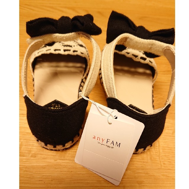 anyFAM(エニィファム)のanyFAM エニィファム リボン サンダル 17cm キッズ/ベビー/マタニティのキッズ靴/シューズ(15cm~)(サンダル)の商品写真