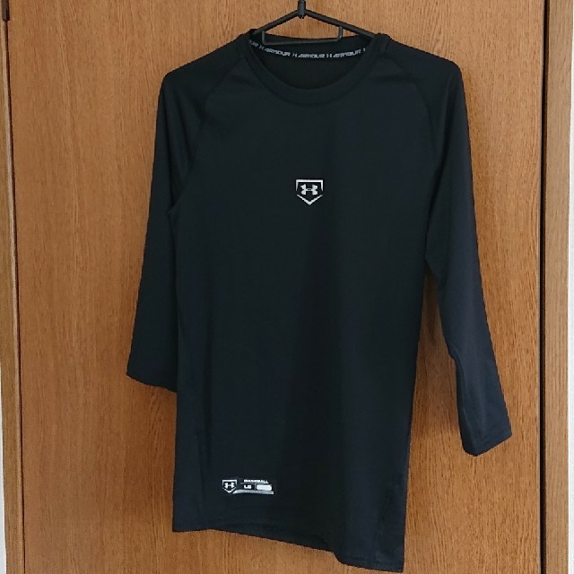 UNDER ARMOUR(アンダーアーマー)のアンダーマーマ ー 《ＬＧ》ブラック  値札付き メンズのトップス(Tシャツ/カットソー(七分/長袖))の商品写真