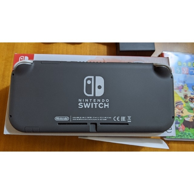 Nintendo Switch(ニンテンドースイッチ)のスイッチライト 本体  あつまれどつぶつの森  Switchlight スイッチ エンタメ/ホビーのゲームソフト/ゲーム機本体(携帯用ゲーム機本体)の商品写真