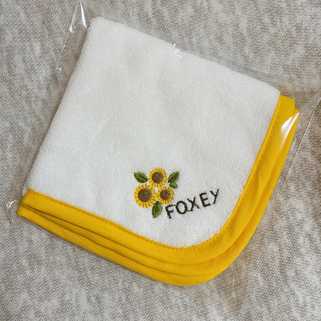 FOXEY(フォクシー)のフォクシー　foxey ノベルティ　ハンカチ　タオル レディースのファッション小物(ハンカチ)の商品写真