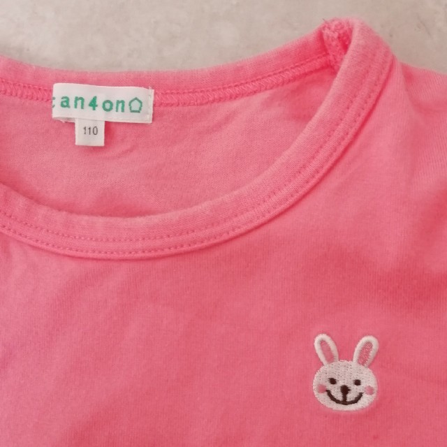 3can4on(サンカンシオン)の3can4on　ウサギ刺繍Tシャツ　110 キッズ/ベビー/マタニティのキッズ服女の子用(90cm~)(Tシャツ/カットソー)の商品写真