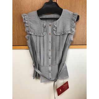 デイシー(deicy)の今だけ価格！DEICY新品タグ付き♡ピンストライプタックフリルブラウス♡デイシー(シャツ/ブラウス(半袖/袖なし))