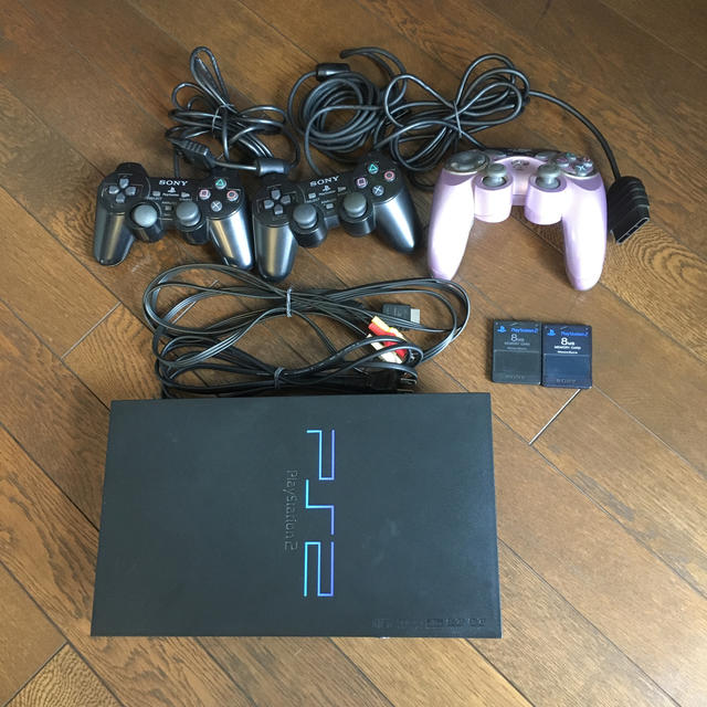 PlayStation2(プレイステーション2)のps2 本体　付属品　中古 エンタメ/ホビーのゲームソフト/ゲーム機本体(家庭用ゲーム機本体)の商品写真