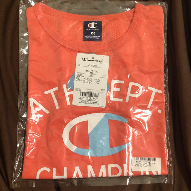 Champion(チャンピオン)の【新品未使用】Champion ロゴ 半袖Tシャツ 150 キッズ/ベビー/マタニティのキッズ服女の子用(90cm~)(Tシャツ/カットソー)の商品写真