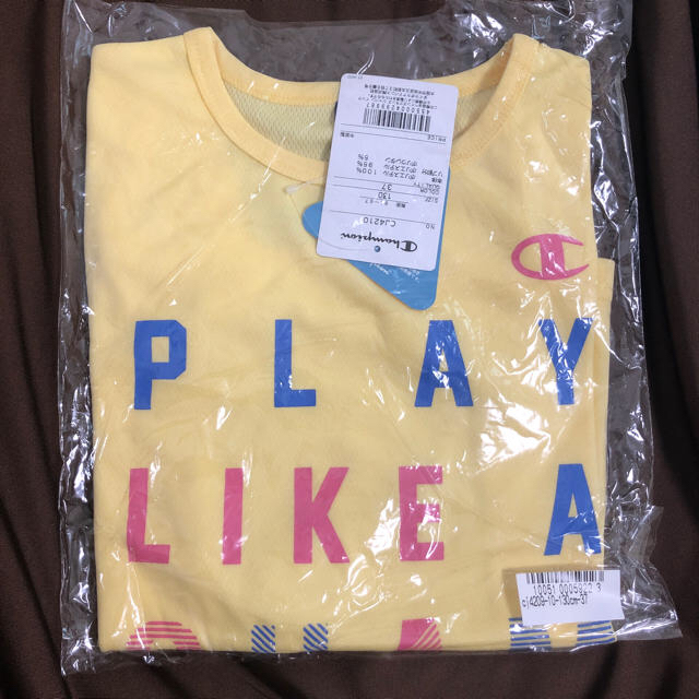 Champion(チャンピオン)の【新品未使用】Champion ロゴ 半袖Tシャツ 130 キッズ/ベビー/マタニティのキッズ服女の子用(90cm~)(Tシャツ/カットソー)の商品写真